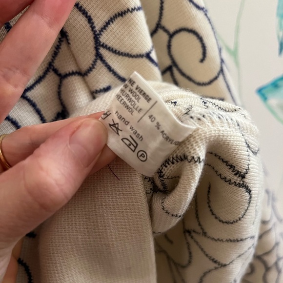 Devernois Ivory Cardigan with Navy Swirl Embroidery - Picture 6 of 6